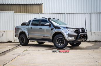 FORD-RANGER-TROPHY-MATTE-BLACK-WITH-ANTHRACITE-RING